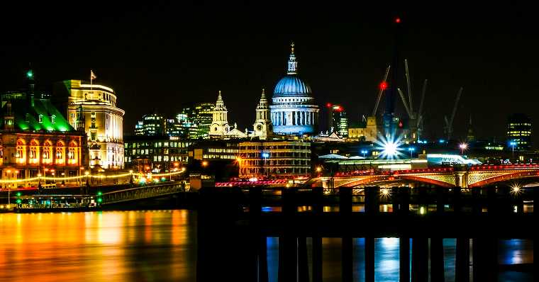London canary warf at night London canary warf at night