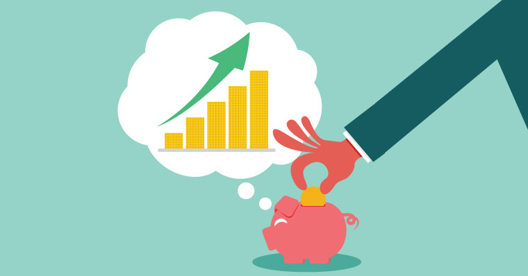 Saving money investing piggy bank